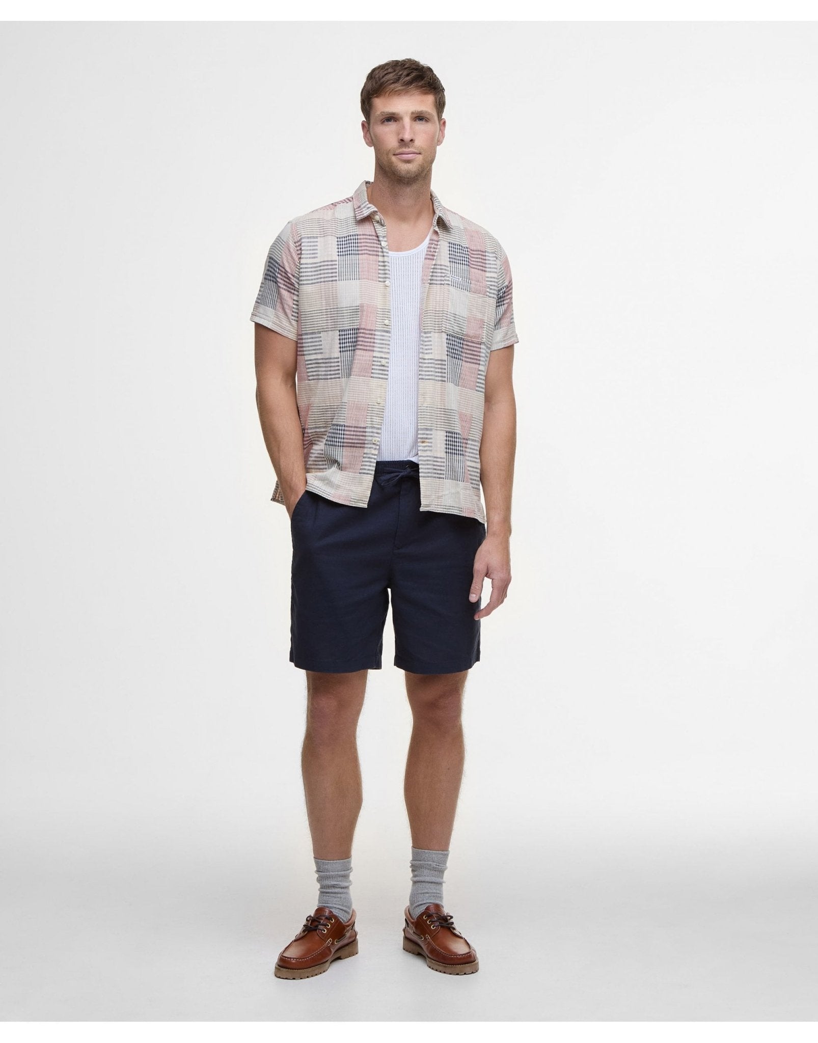 Young Ideas/Henmores - Barbour Cotton Linen Relaxed Short - GY18 Mist - M
