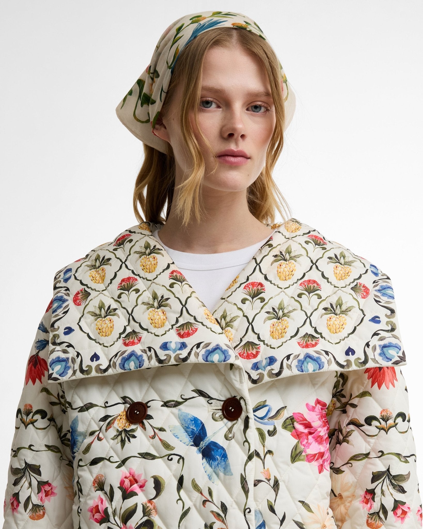 Young Ideas & Henmores - Barbour X Farm Rio Azelia Quilted Jacket - WH12 Cream Spring Petal\Flower Cream - XS