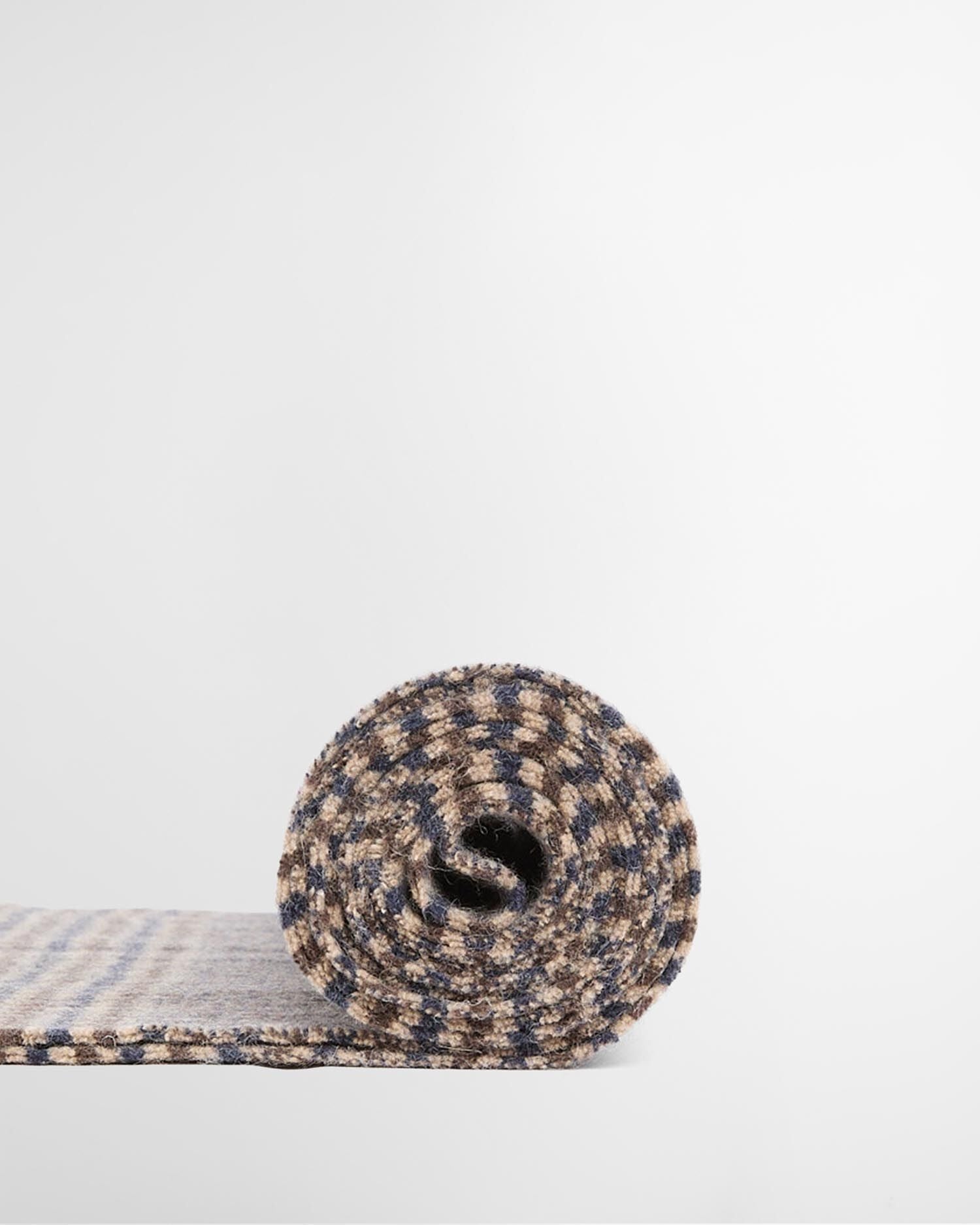 Young Ideas & Henmores -Mya Reversible Scarf -BR91 Mocha -OS