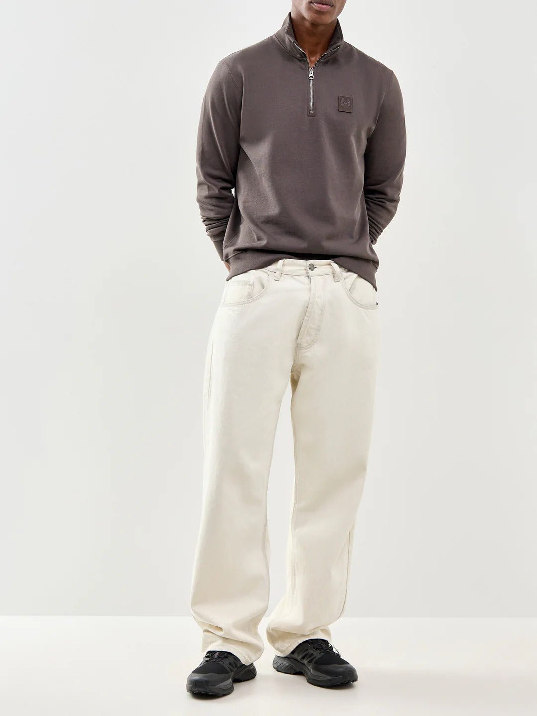 Young Ideas & Henmores -Curator Quarter Zip Sweatshirt -Army Olive -M
