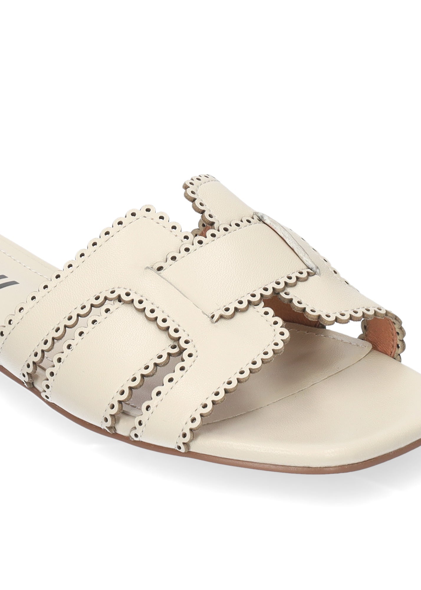 Young Ideas/Henmores - Holly Scalloped Flat Sandal - Off White - 4
