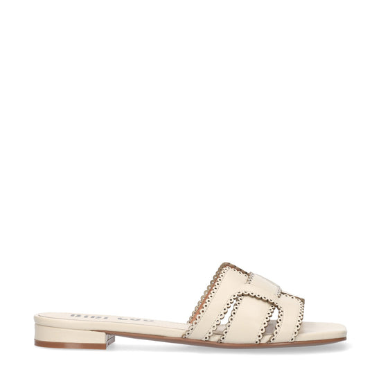 Young Ideas/Henmores - Holly Scalloped Flat Sandal - Off White - 4