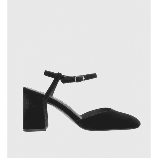 Young Ideas/Henmores - Round Toe Ankle Strap Heels - Black - 4