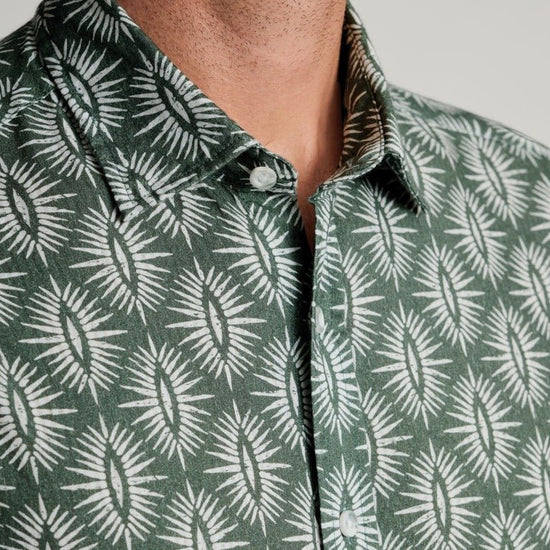 Young Ideas & Henmores - Shortsleeved Ikat Print Shirt - Khaki - M