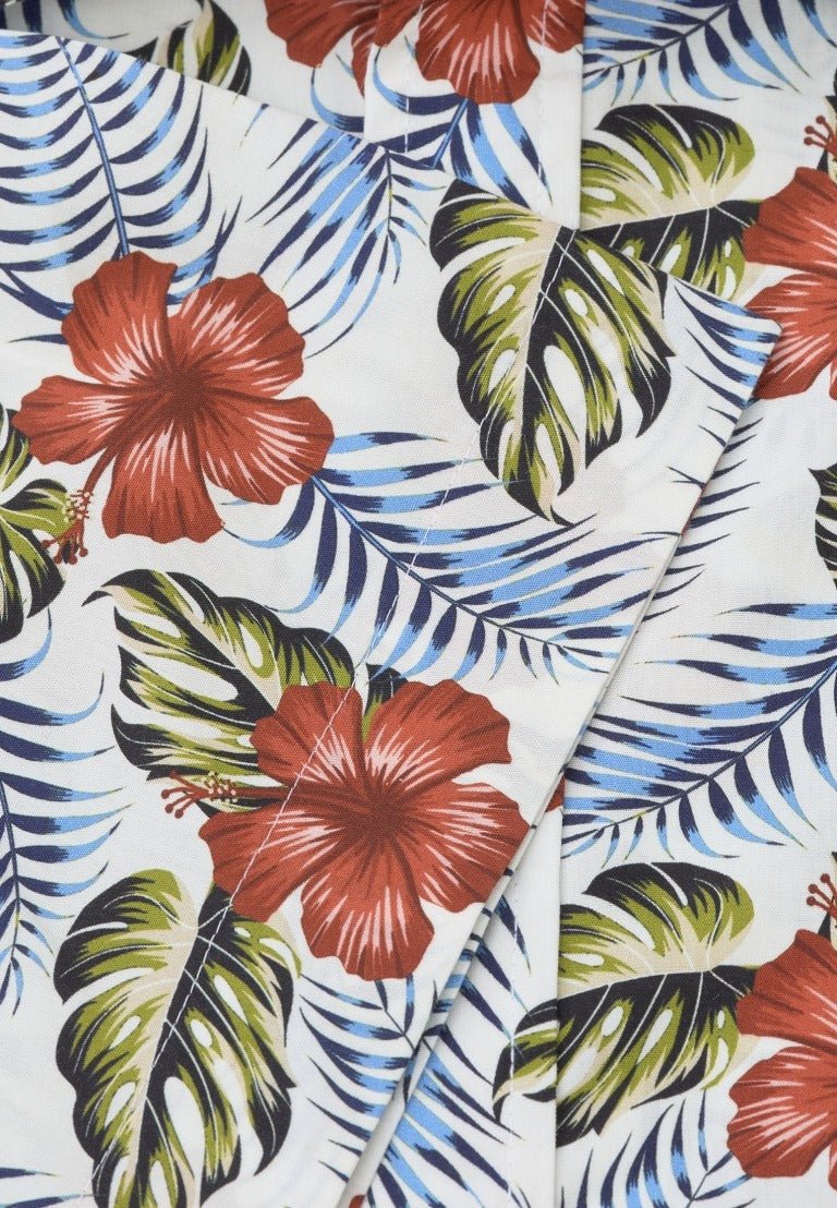 Young Ideas & Henmores -Shortsleeved Tropical Flower Print -White Print -M