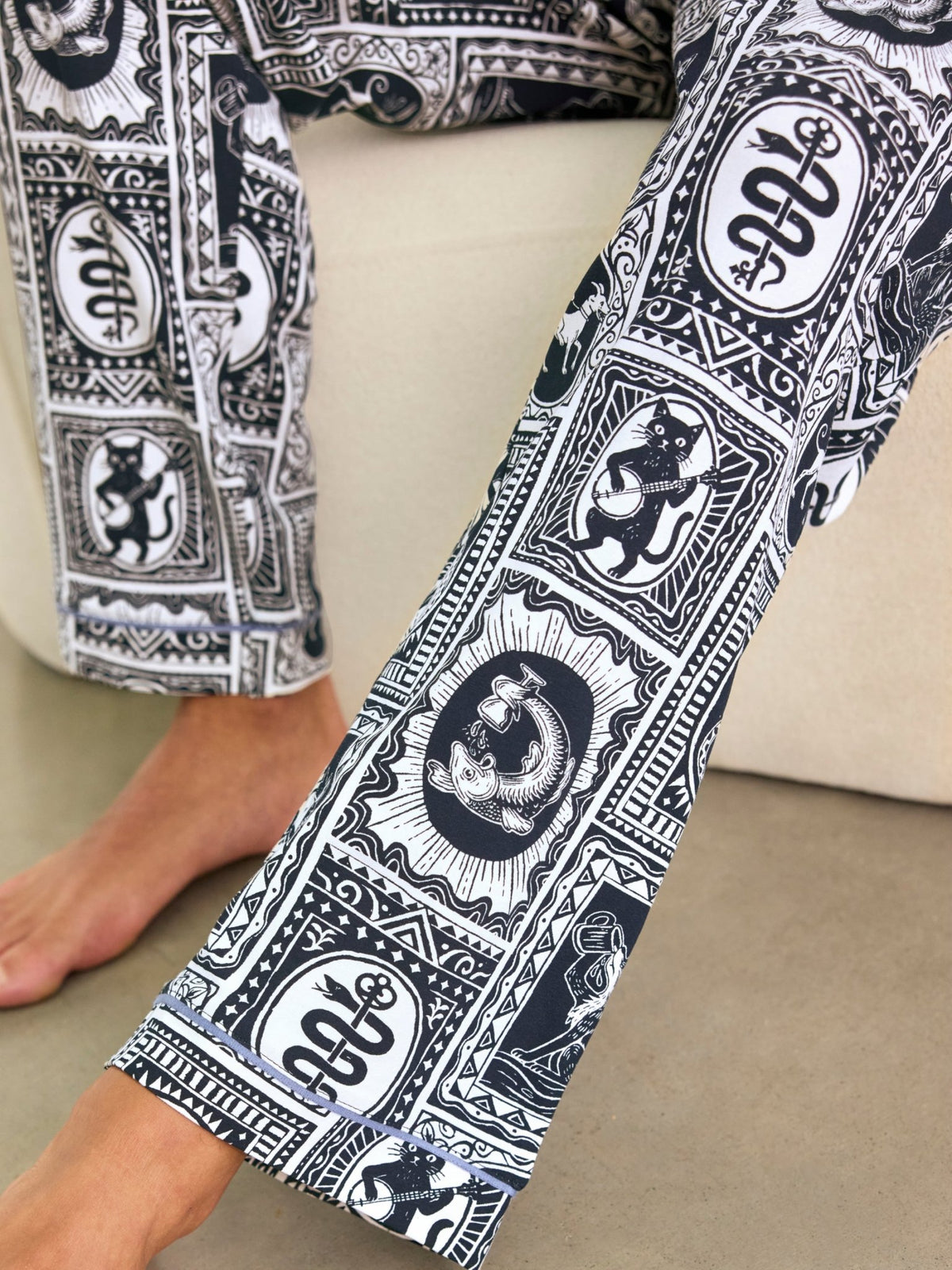 Young Ideas & Henmores -Cotton Jersey Frames Pyjama Bottoms -Off White Multi -M