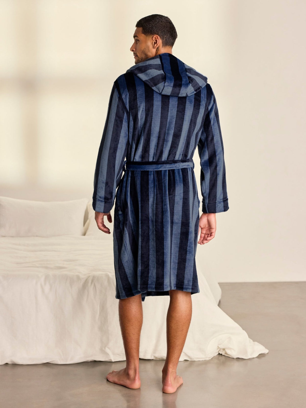 Young Ideas & Henmores -Mens Fleece Stripe Dressing Gown -Navy -M