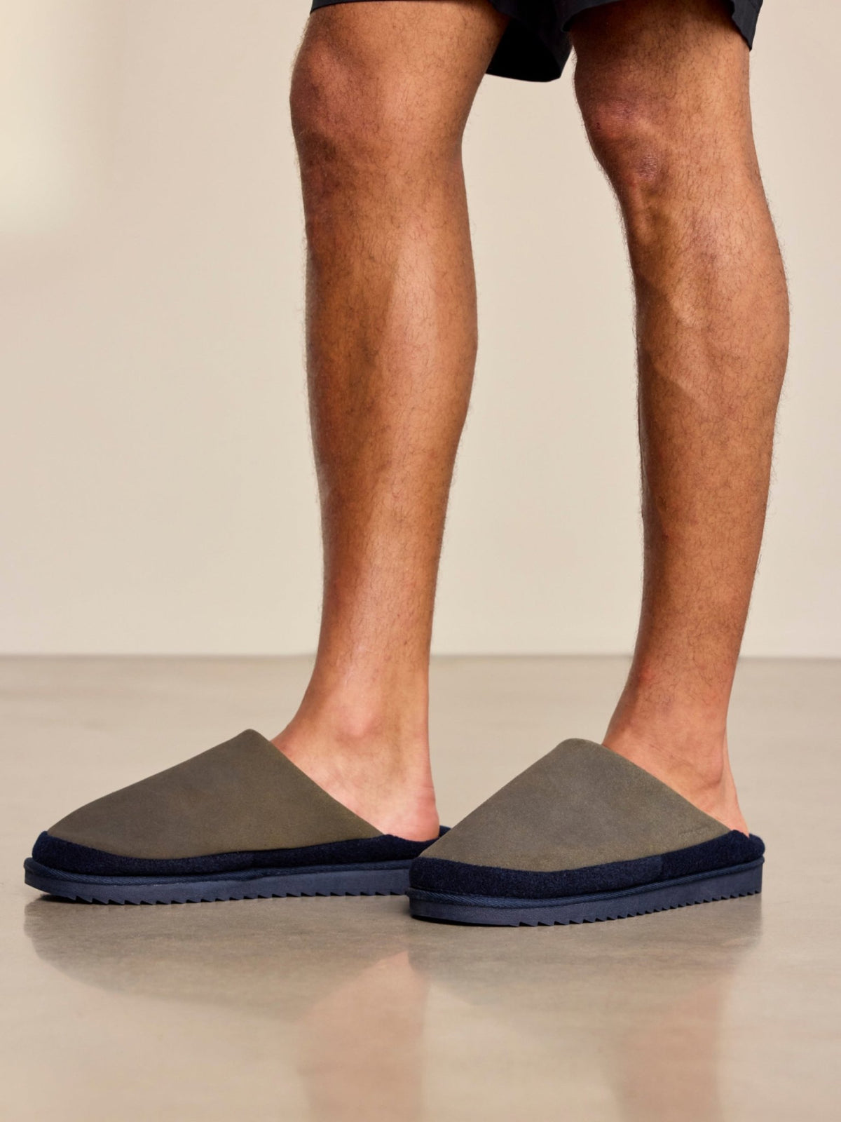 Young Ideas & Henmores -Plain Slippers -Khaki -S