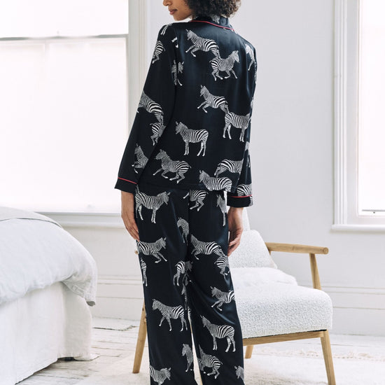 Young Ideas & Henmores -Satin Zebra Print Long Pyjama Set -Navy -8