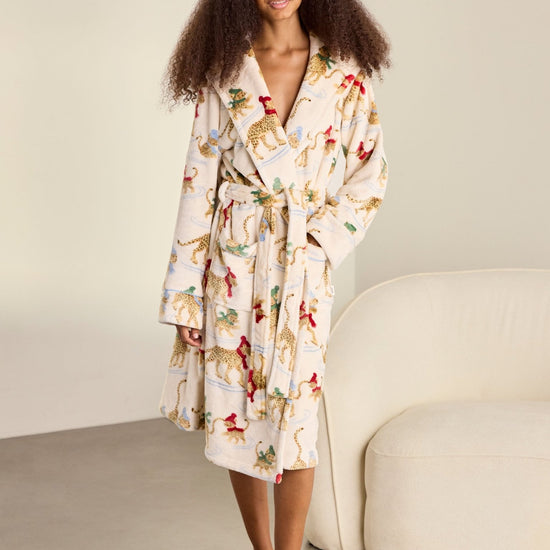 Young Ideas & Henmores -Womens Sealskin Fleece Leopards Dressing Gown -Off White -8