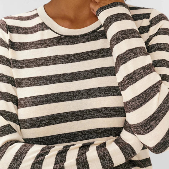 Young Ideas & Henmores -Cat Alexandra Long Sleeve T-Shirt -Brown/Whitecap -XS