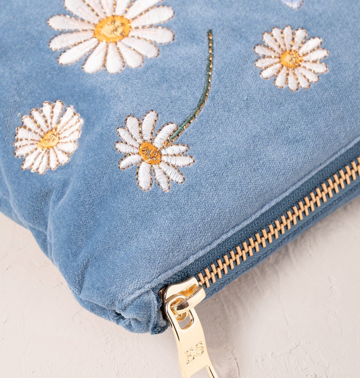Young Ideas/Henmores - Daisy Dream Mama Dusky Blue Velvet Everyday Pouch - Blue - OS