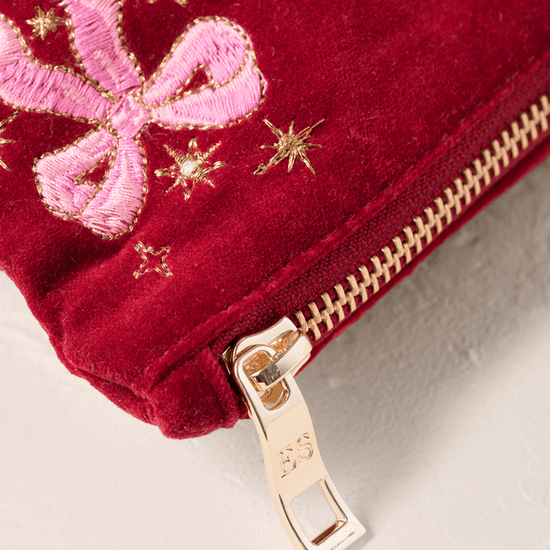 Young Ideas/Henmores - Dazzling Bows Rouge Velvet Everyday Pouch - Rouge - OS