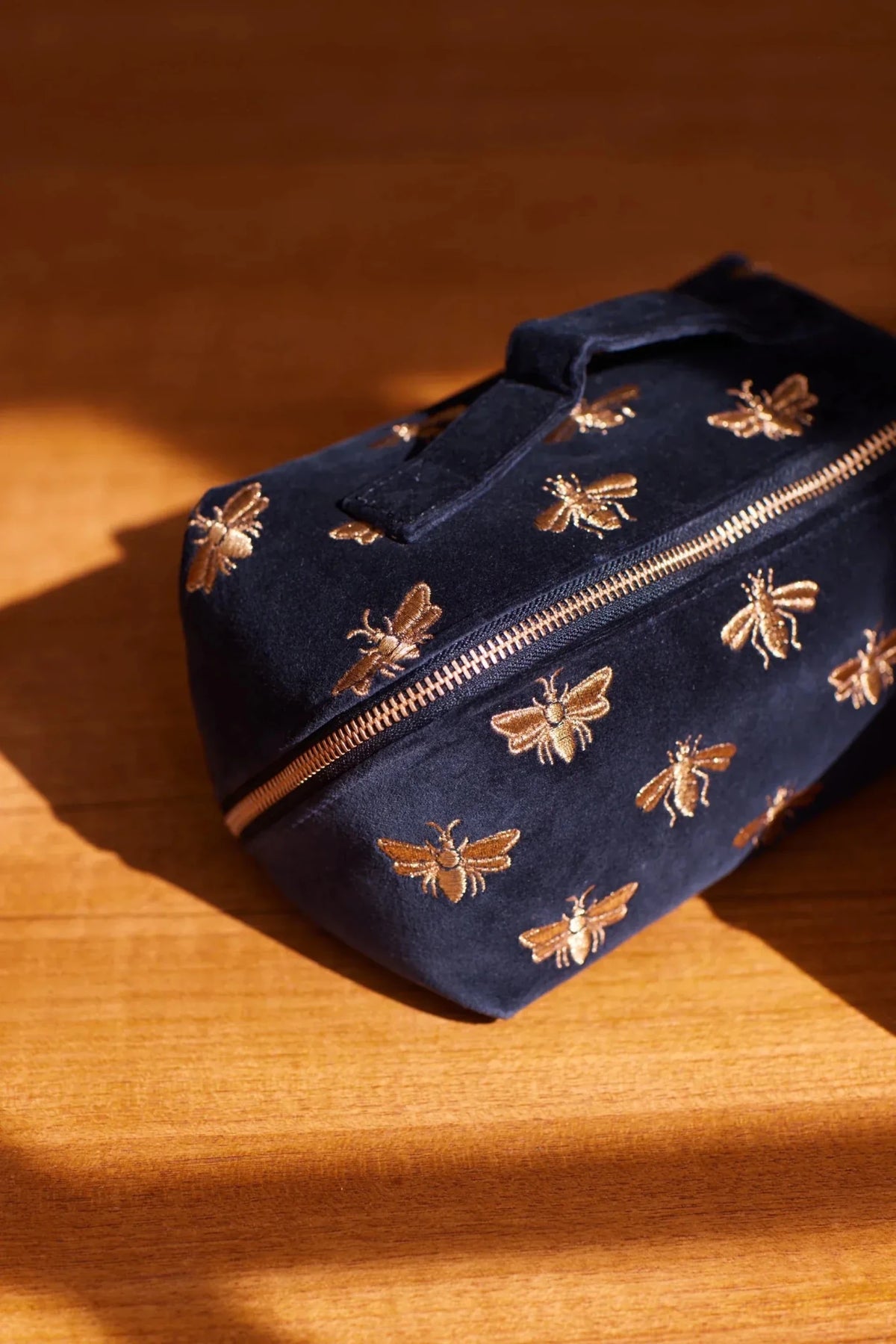Young Ideas & Henmores -Honey Bee Charcoal Velvet Open Flat Makeup Bag -Charcoal -OS