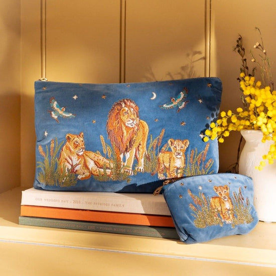 Young Ideas/Henmores - Lion Pride Dusky Blue Velvet Everyday Pouch - Dusky Blue - OS