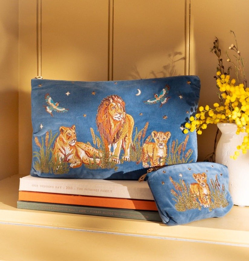 Young Ideas/Henmores - Lion Pride Dusky Blue Velvet Everyday Pouch - Dusky Blue - OS
