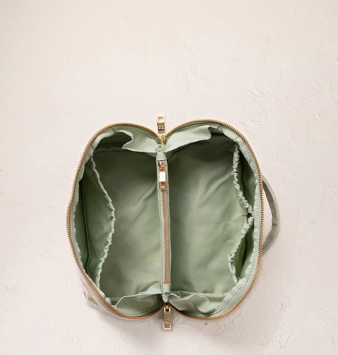 Young Ideas & Henmores -Pressed Flowers Sage Velvet Open Flat Makeup Bag -Sage -OS