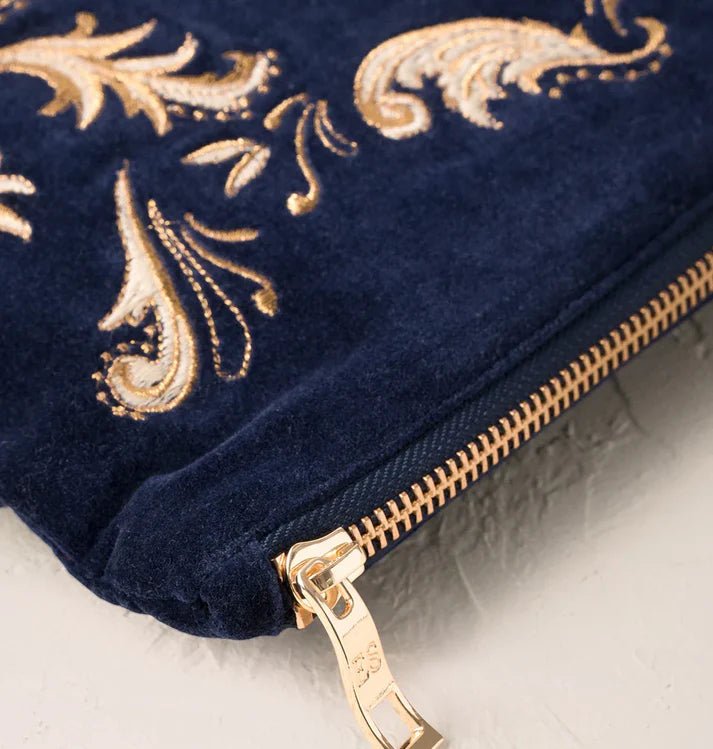 Young Ideas & Henmores -Provençal Bee Navy Velvet Everyday Pouch -Navy -OS