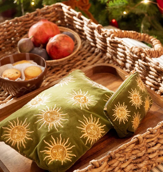 Young Ideas & Henmores -Sun Goddess Fern Green Velvet Everyday Pouch -Fern Green -OS
