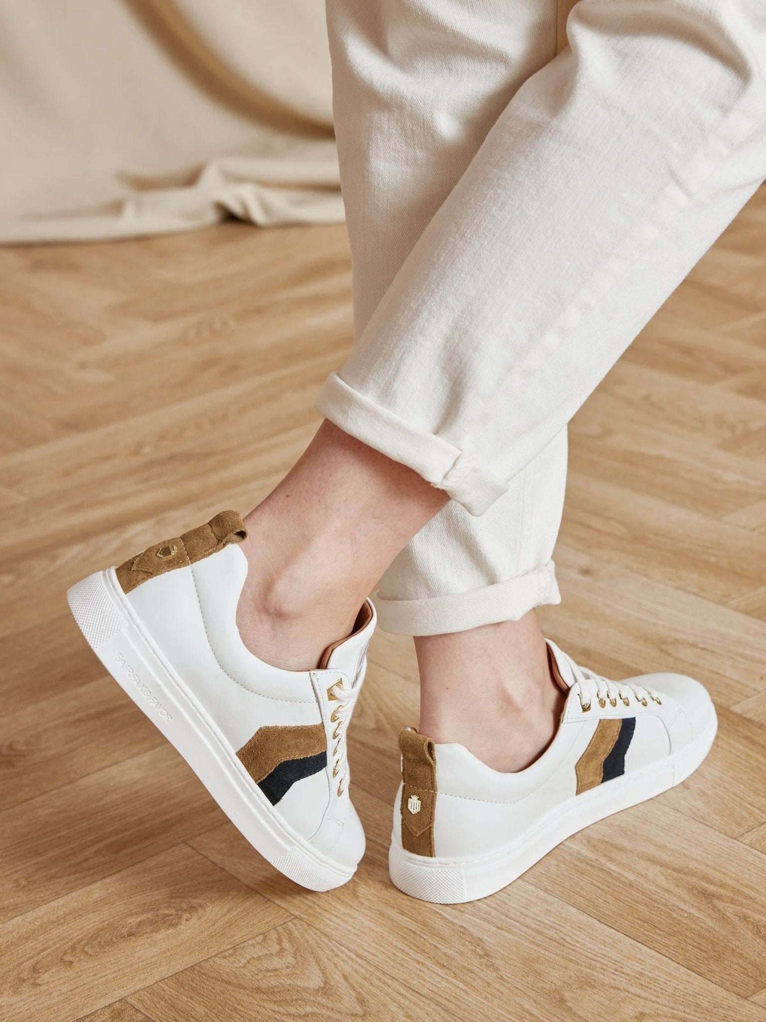 Young Ideas/Henmores - Alexandra Leather Trainer - White/Navy/Tan - 4