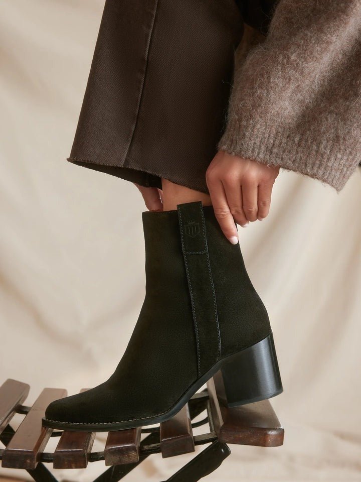 Young Ideas/Henmores - Heeled Ludlow Ankle Boot - Black Suede - 4