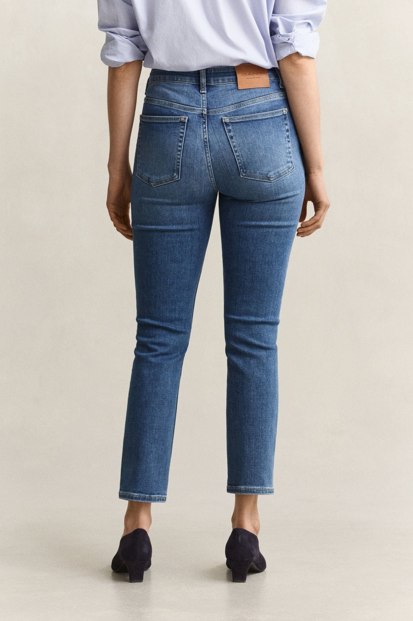 Young Ideas & Henmores -Cropped Straight Stretch Jeans -972 Mid Blue Broken In -27