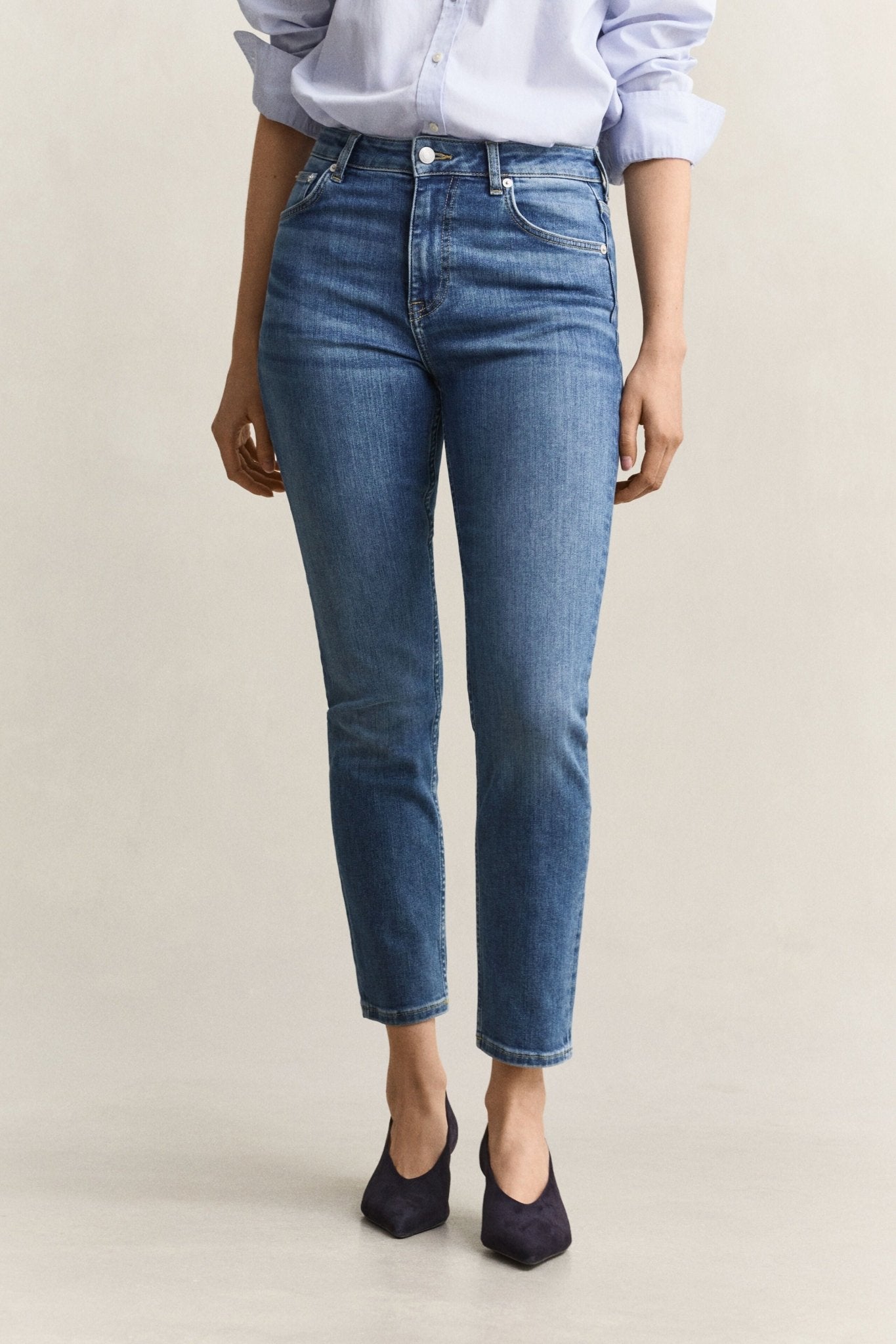 Young Ideas & Henmores -Cropped Straight Stretch Jeans -972 Mid Blue Broken In -27