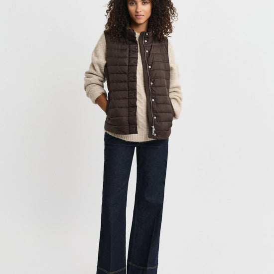 Young Ideas & Henmores -Light Down Gilet -202 Deep Brown -S