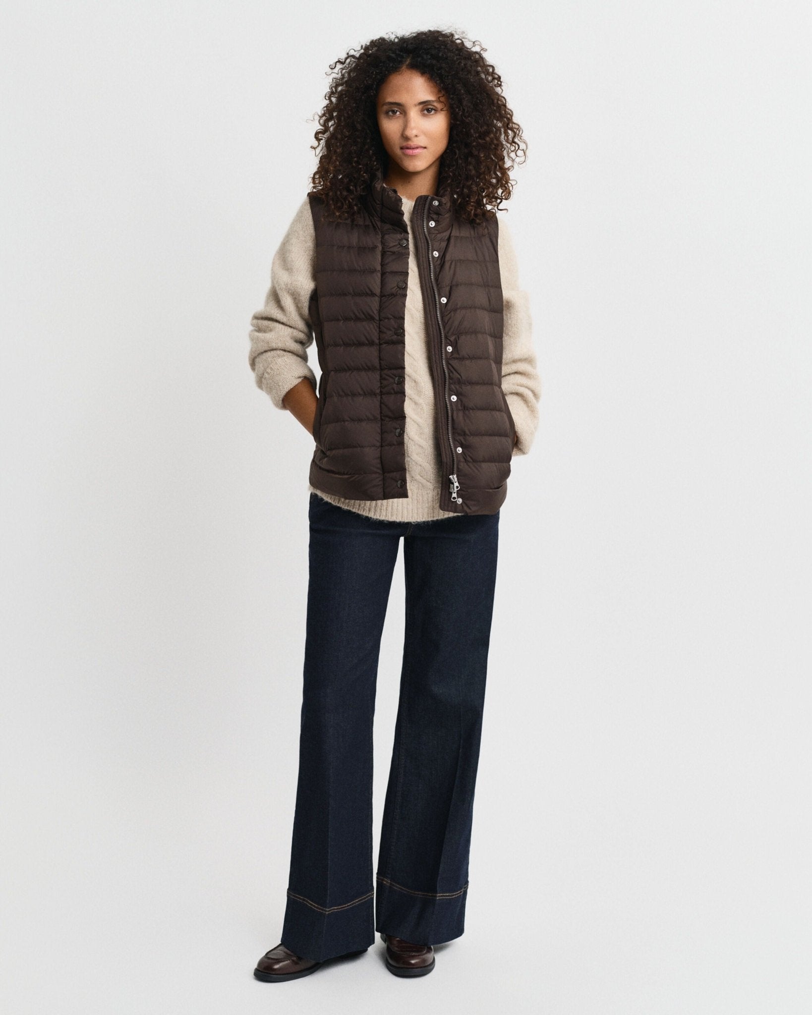 Young Ideas & Henmores -Light Down Gilet -202 Deep Brown -S