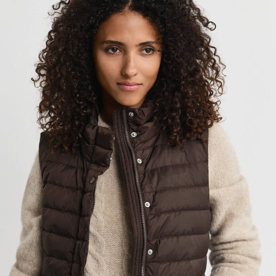Young Ideas & Henmores -Light Down Gilet -202 Deep Brown -S
