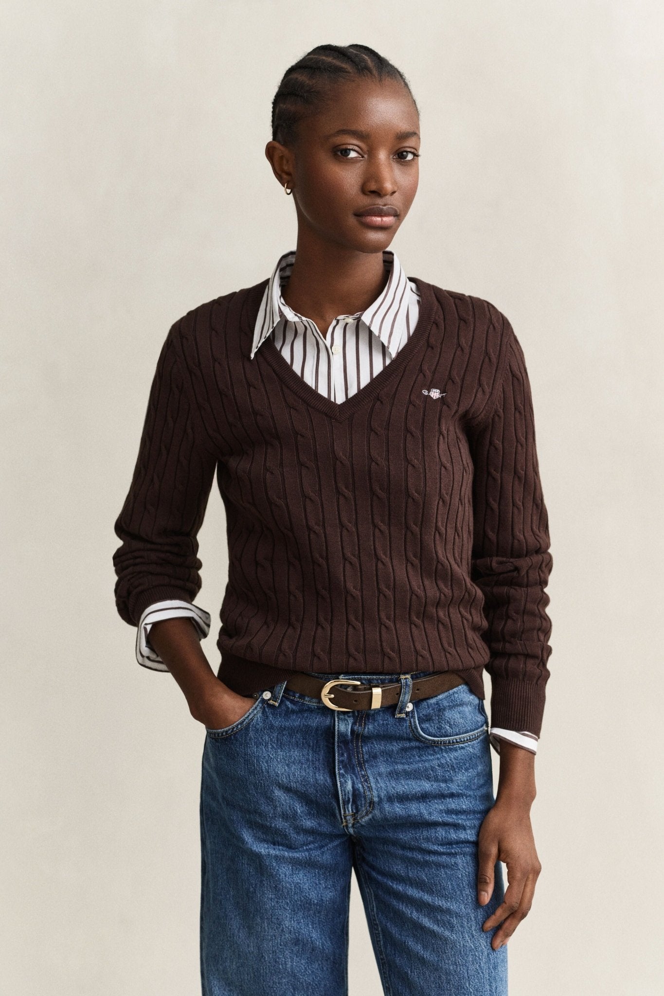 Young Ideas & Henmores -Stretch Cotton Cable V-Neck Jumper -202 Deep Brown -S