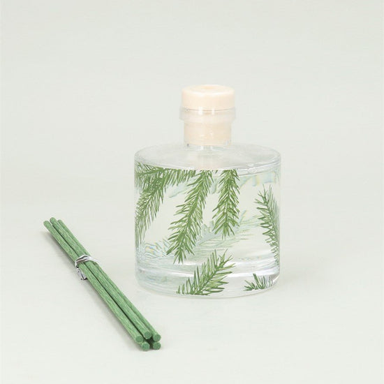 Young Ideas & Henmores -Cedar Pine Boxed Reed Diffuser -White/Green -OS