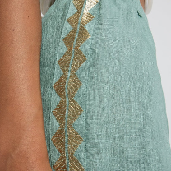 Young Ideas/Henmores - Feather Side Panel Detail Linen Shorts - 4101 White Gold - XS