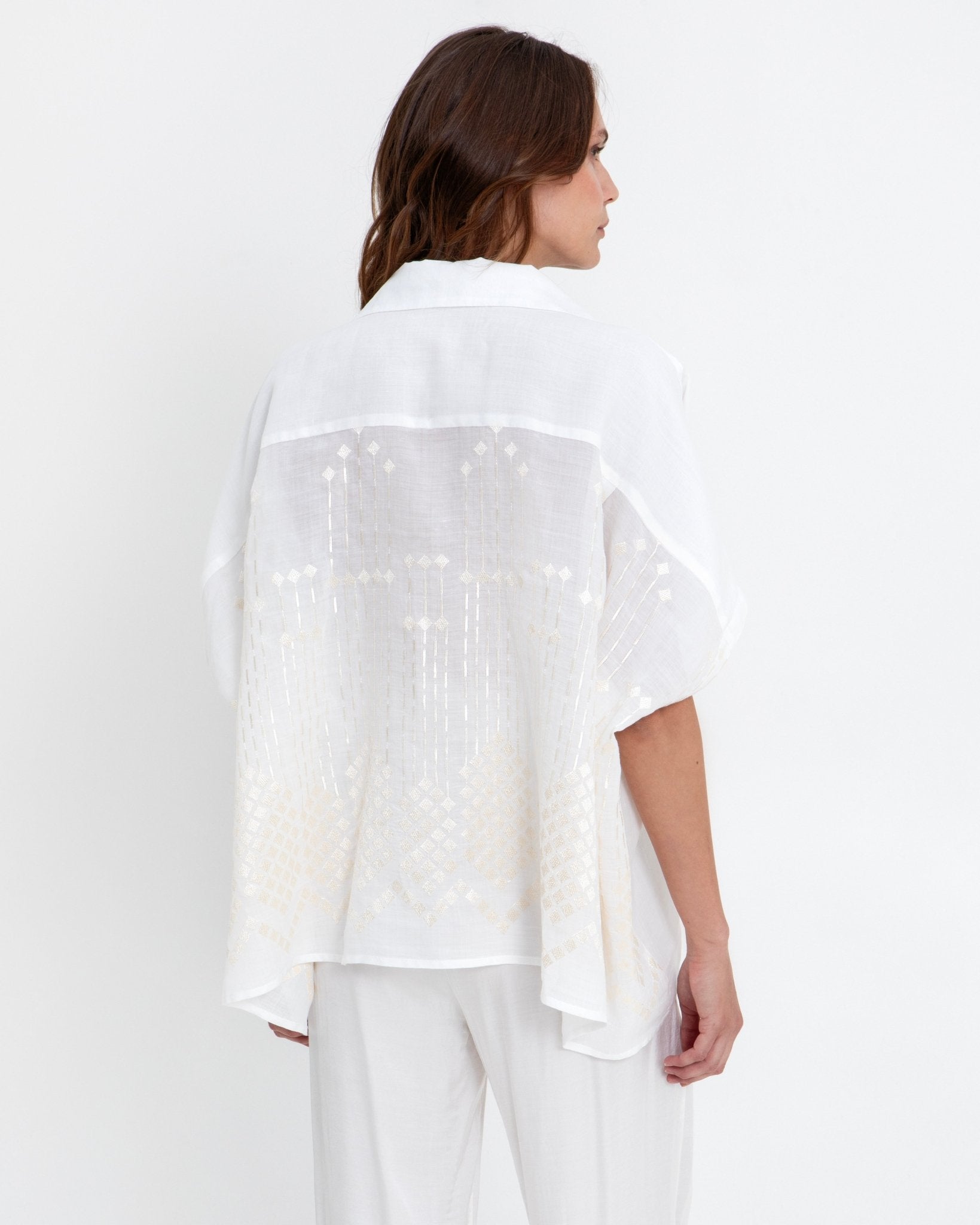 Young Ideas & Henmores - Grape Back Embroidered Oversized Shirt - White/Champagne - M