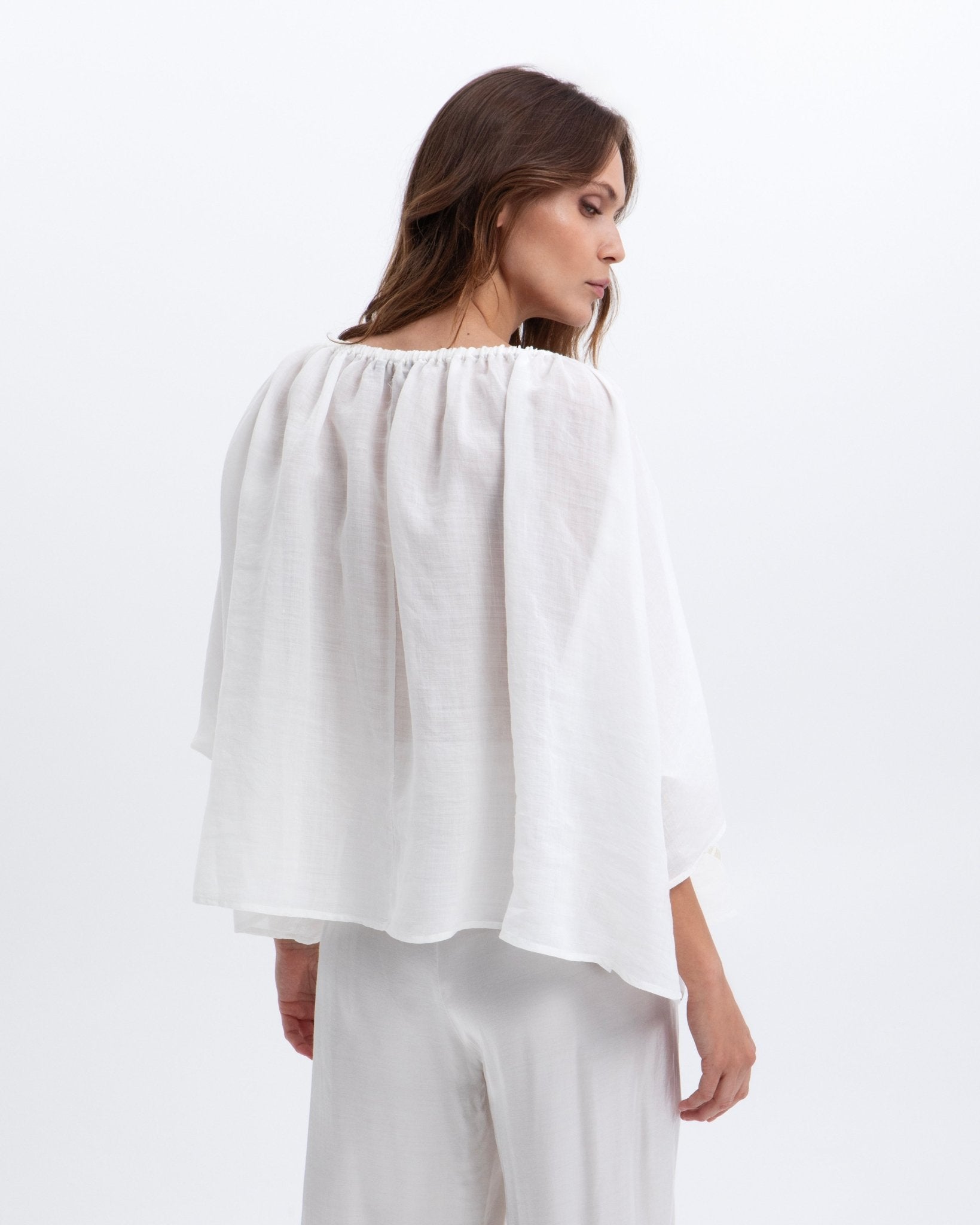 Young Ideas & Henmores - Grape Elasticated Neckline Blouse - White/Champagne - S