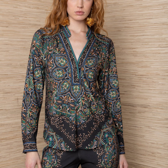 Young Ideas & Henmores -Avani V Neck Button Detail Top -Black -S