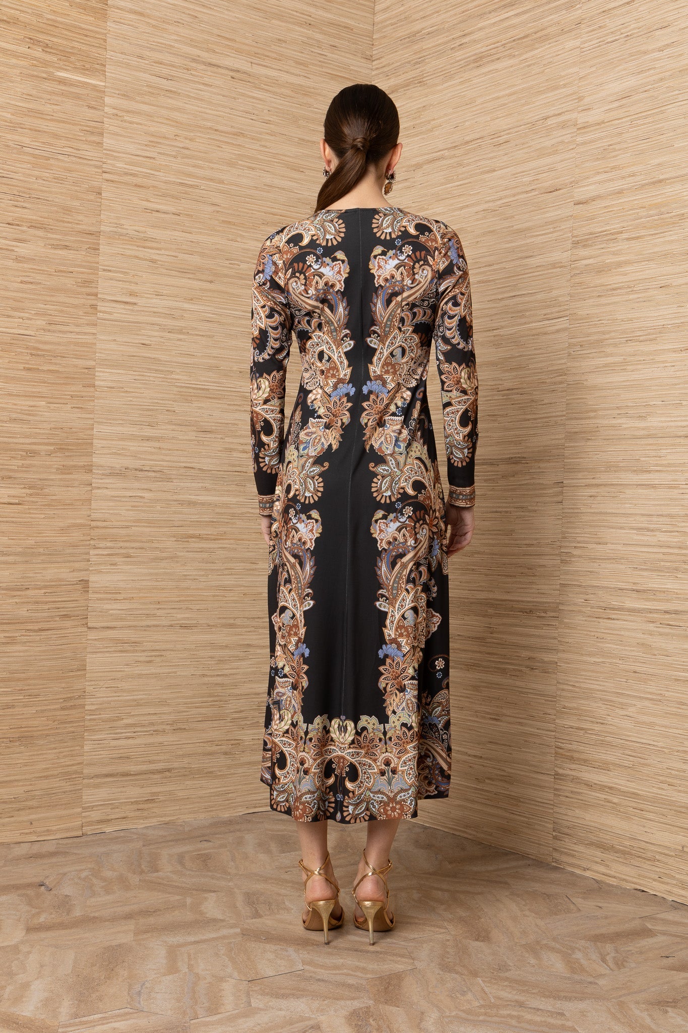 Young Ideas & Henmores -Love V Neck Midi Dress -Black -S