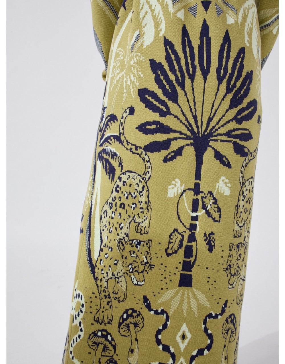 Young Ideas/Henmores - Written In The Stars Dex Jacquard Duster - Green - S