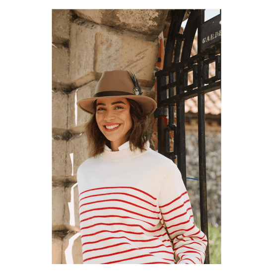 Young Ideas/Henmores - Suffolk Fawn Side Feather Fedora - Camel - XS