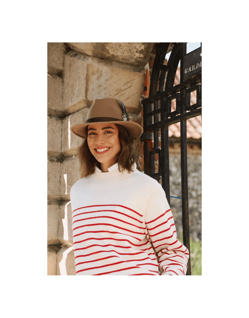 Young Ideas/Henmores - Suffolk Fawn Side Feather Fedora - Camel - XS