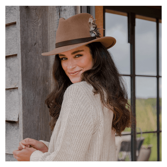 Young Ideas/Henmores - Suffolk Fawn Side Feather Fedora - Camel - XS