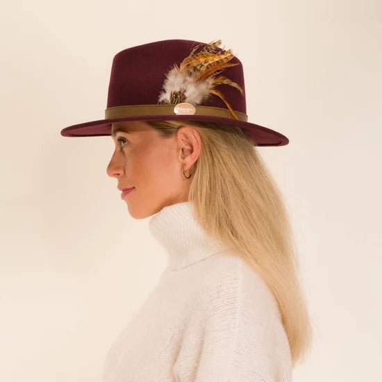 Young Ideas & Henmores -Suffolk Fedora Bronze Side Feather -Plum -S
