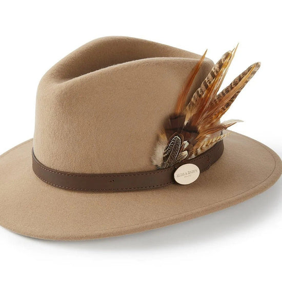 Young Ideas & Henmores -Suffolk Fedora Bronze Side Feather -Camel -S