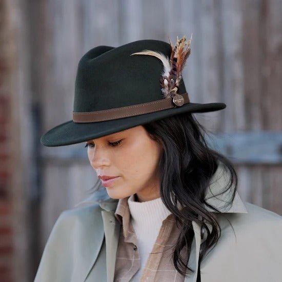 Young Ideas & Henmores -Suffolk Fedora Bronze Side Feather -Plum -S