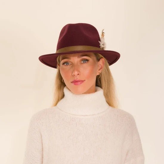 Young Ideas & Henmores -Suffolk Fedora Bronze Side Feather -Plum -S