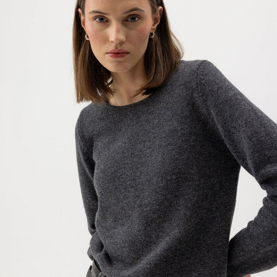 Young Ideas/Henmores - Linda Crew Neck Knit - 105 Crème - XS