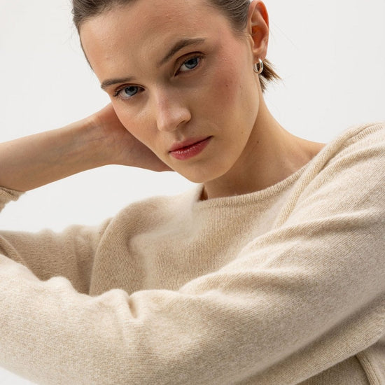 Young Ideas/Henmores - Linda Crew Neck Knit - 105 Crème - XS