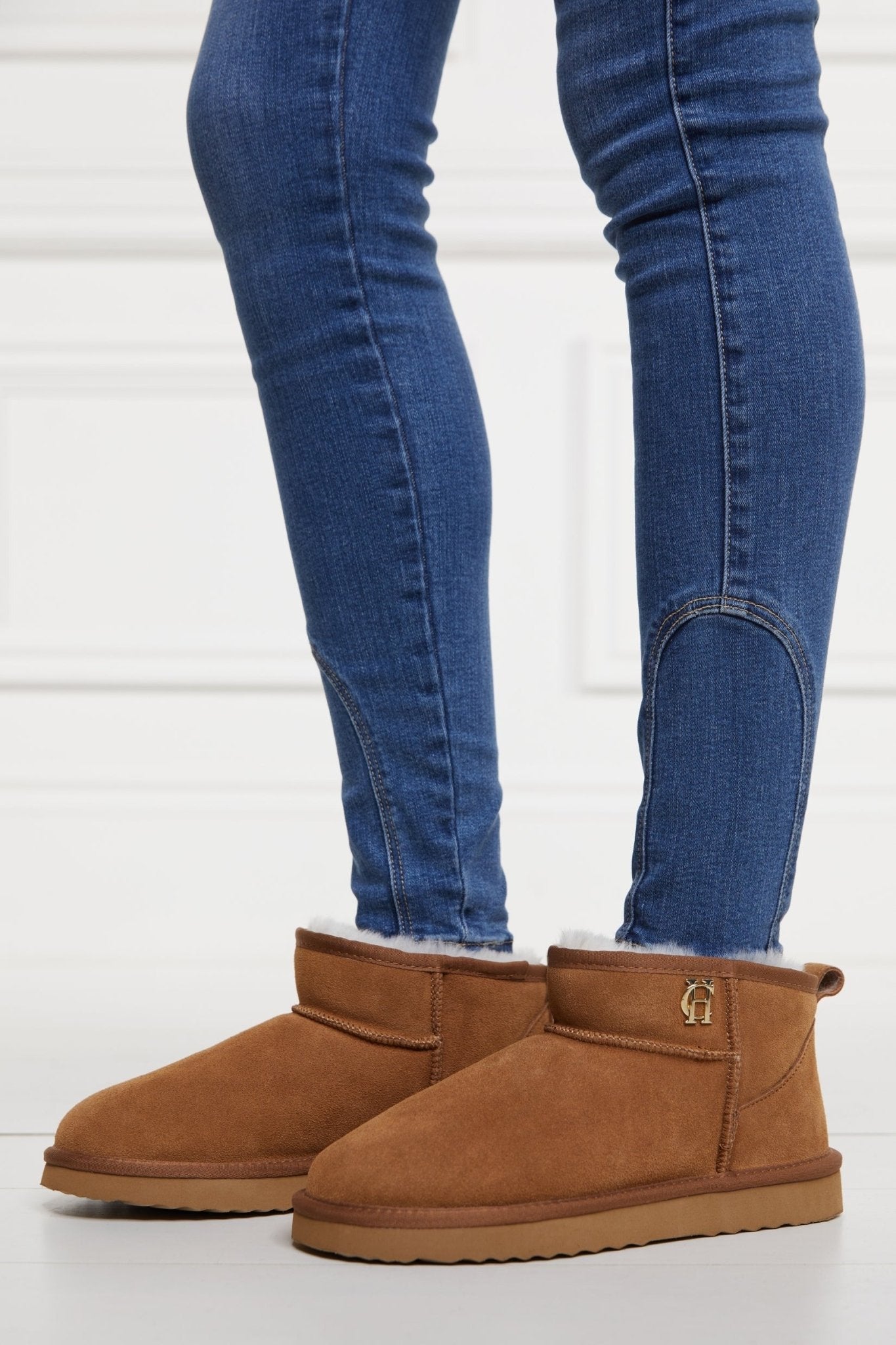 Young Ideas/Henmores - Ultra Mini Shearling Boot - Black - 4