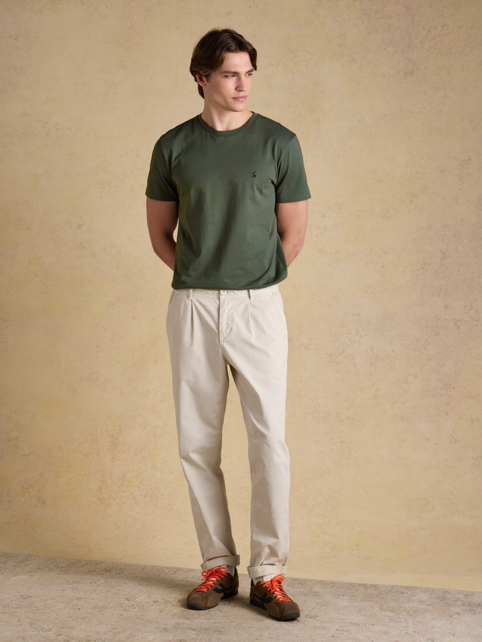 Young Ideas & Henmores -Everyday T-Shirt -Khaki Green -M