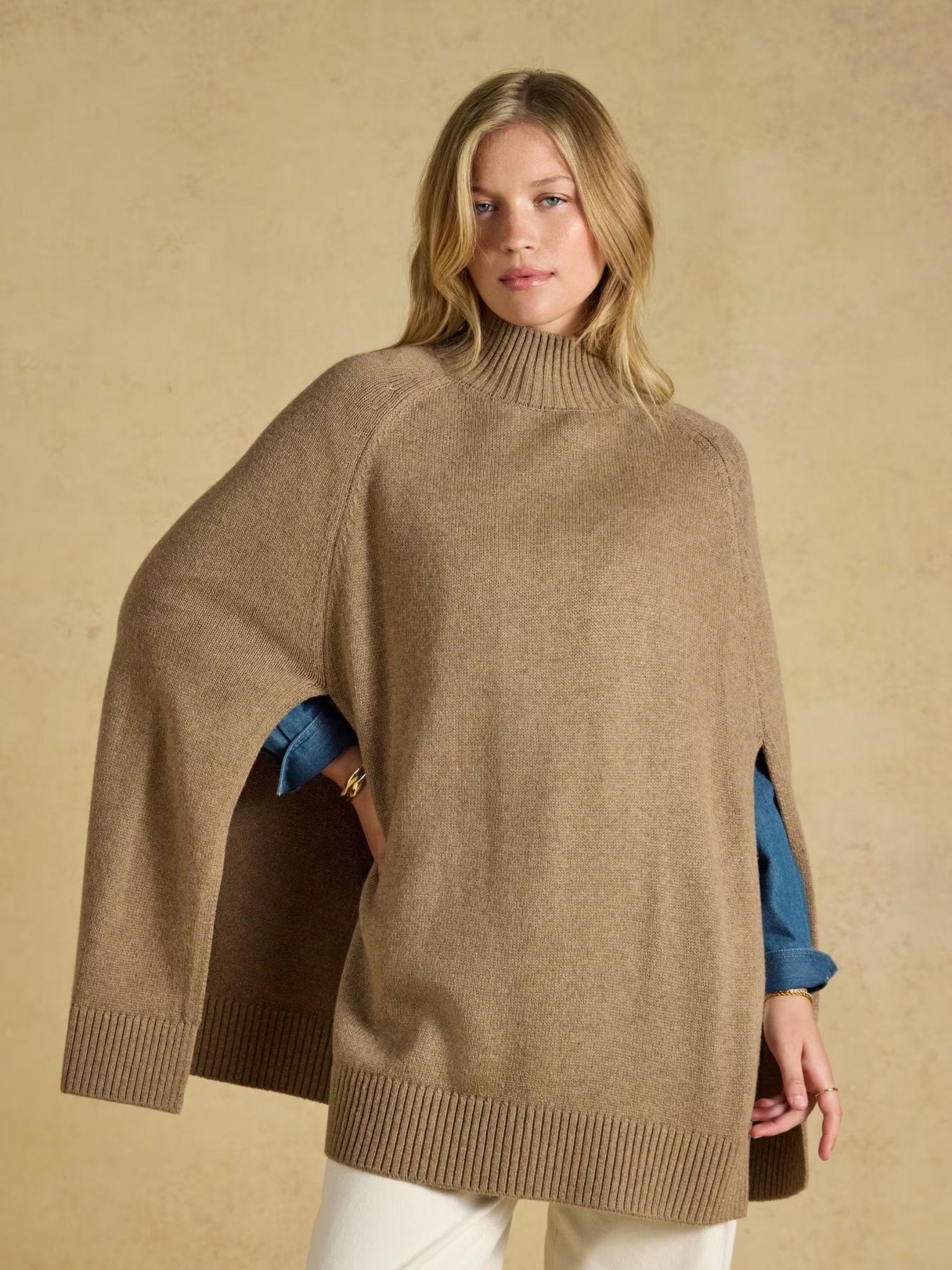 Young Ideas & Henmores -Intarsia Horse Knitted Cape -Tan -M-L